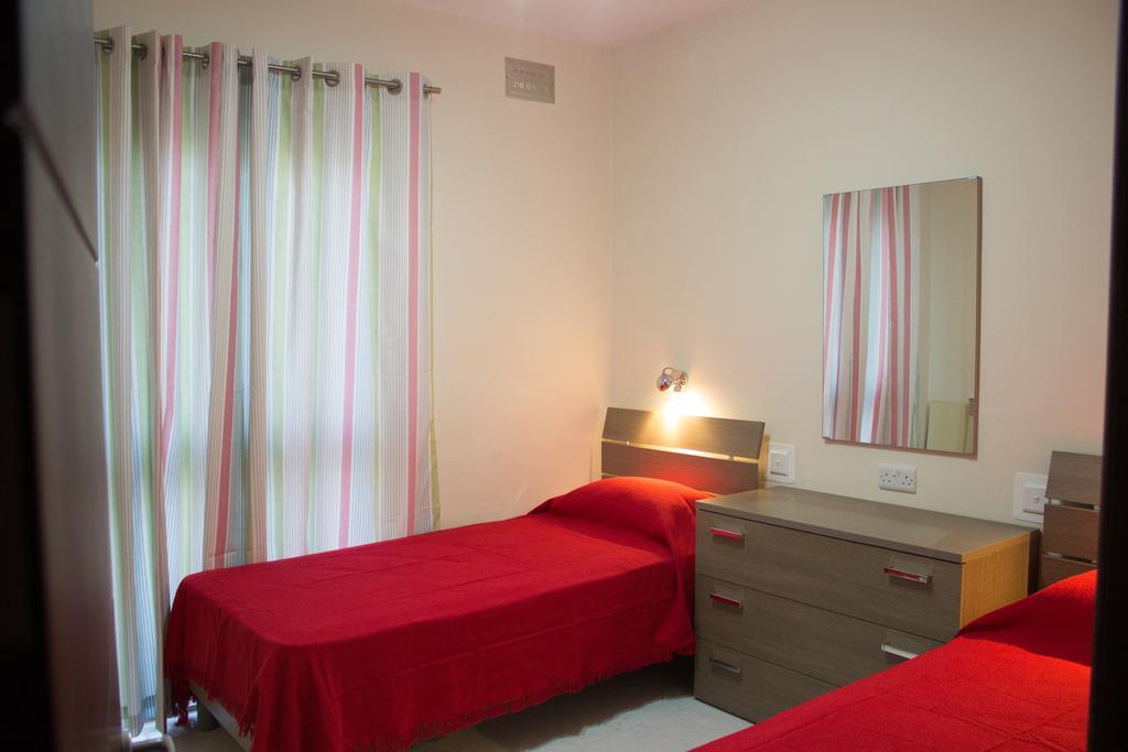 Apartment Triq Is-Silla Marsaskala Zimmer foto