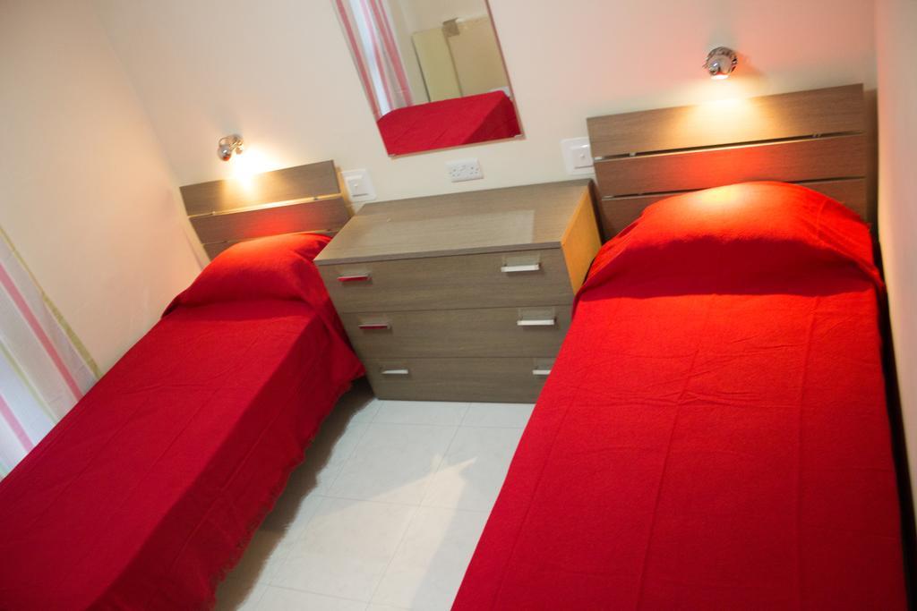 Apartment Triq Is-Silla Marsaskala Zimmer foto